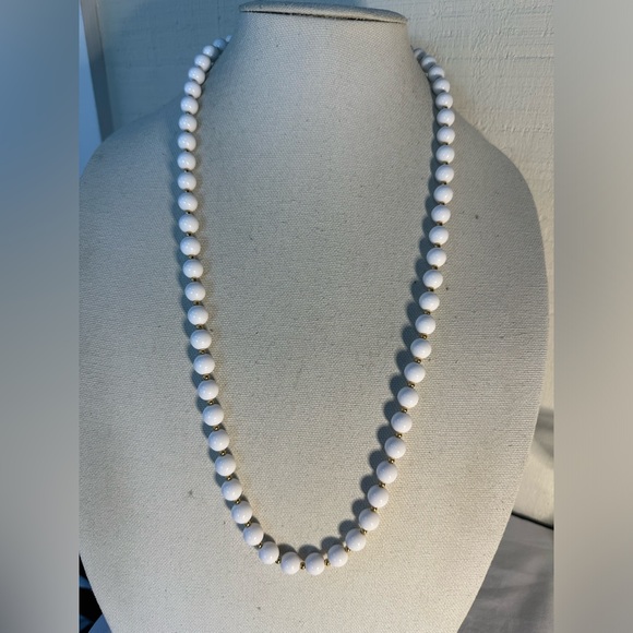 Vintage white Monet ball bead necklaces - Picture 3 of 7